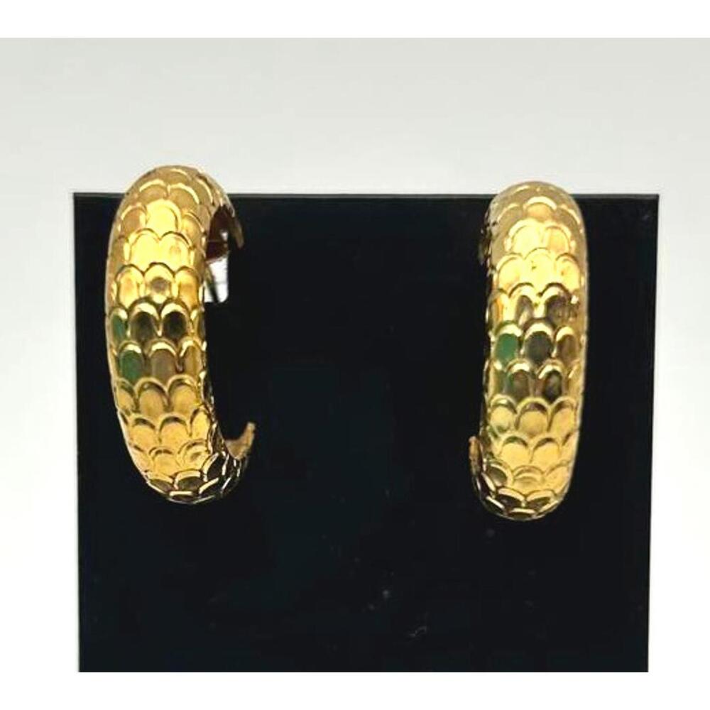 Vintage Gold Tone 80s Earrings –  Textured Scalloped Pattern Statement Hoops